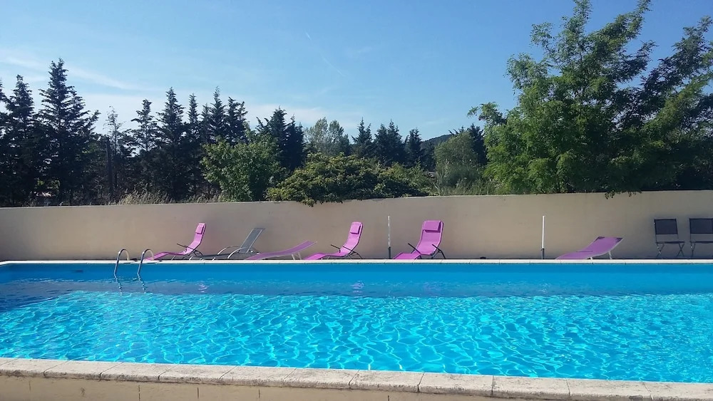 Hotel Carina-Très Grande Piscine-Local à Vélo