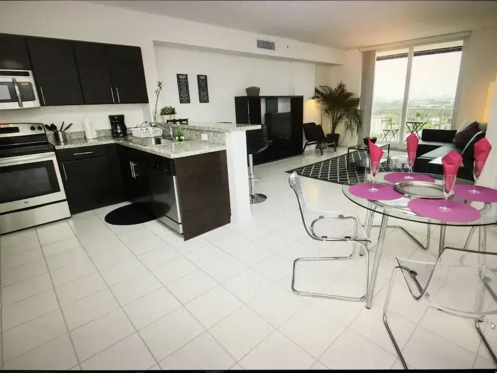Miami by Vacation District