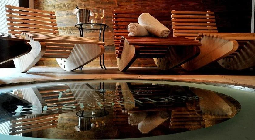 Wine & Wellness hotel Besední dům