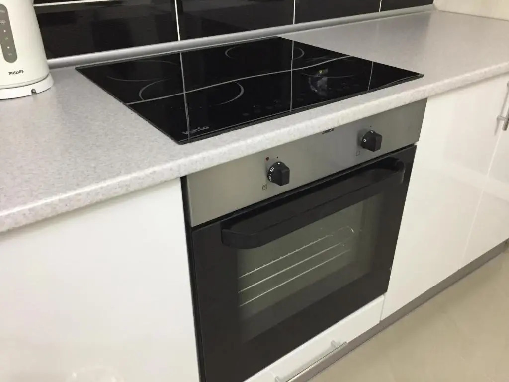 Lux 3-bedroom apartment in Most City area
