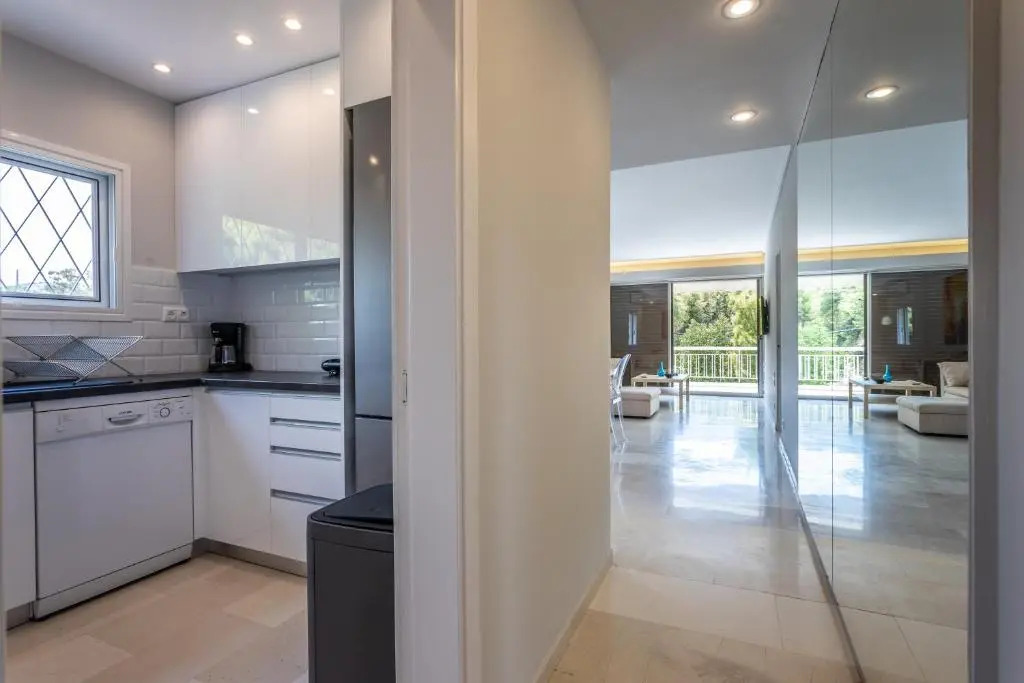 Athens Riviera -HiEnd flat at top Kavouri beach location
