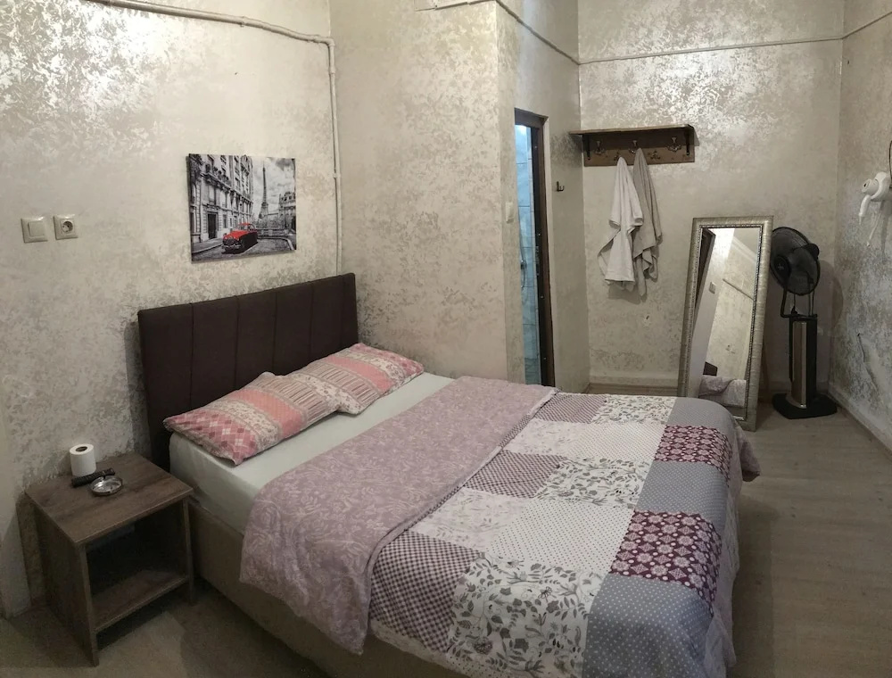 Saray Otel