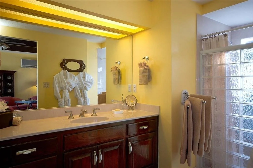 The Joy Sedona - Bed & Breakfast and Luxury Creekside Cabins