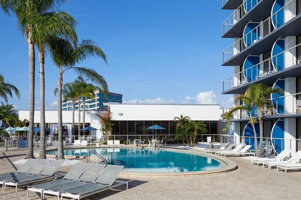 Bay Harbor Hotel