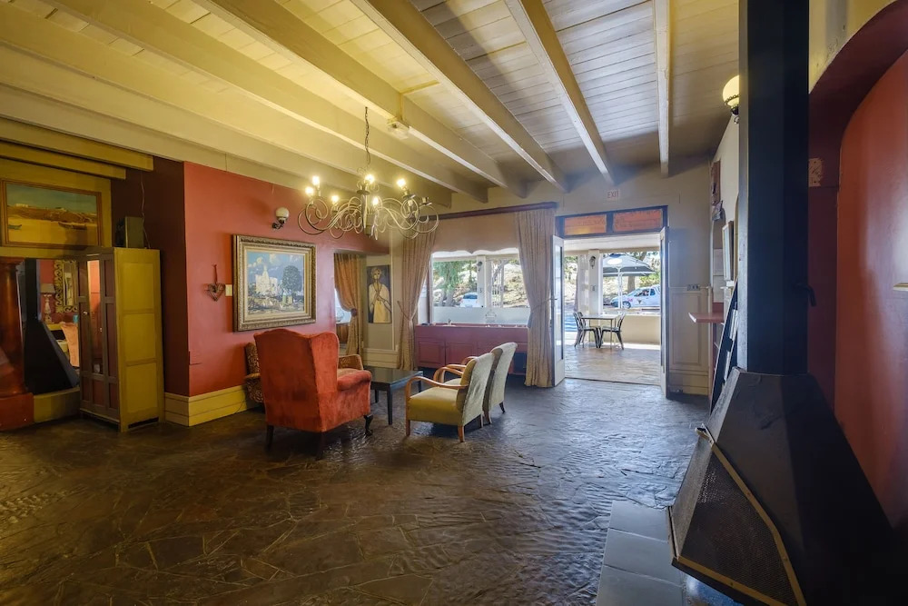 The Cottage Collection Paternoster