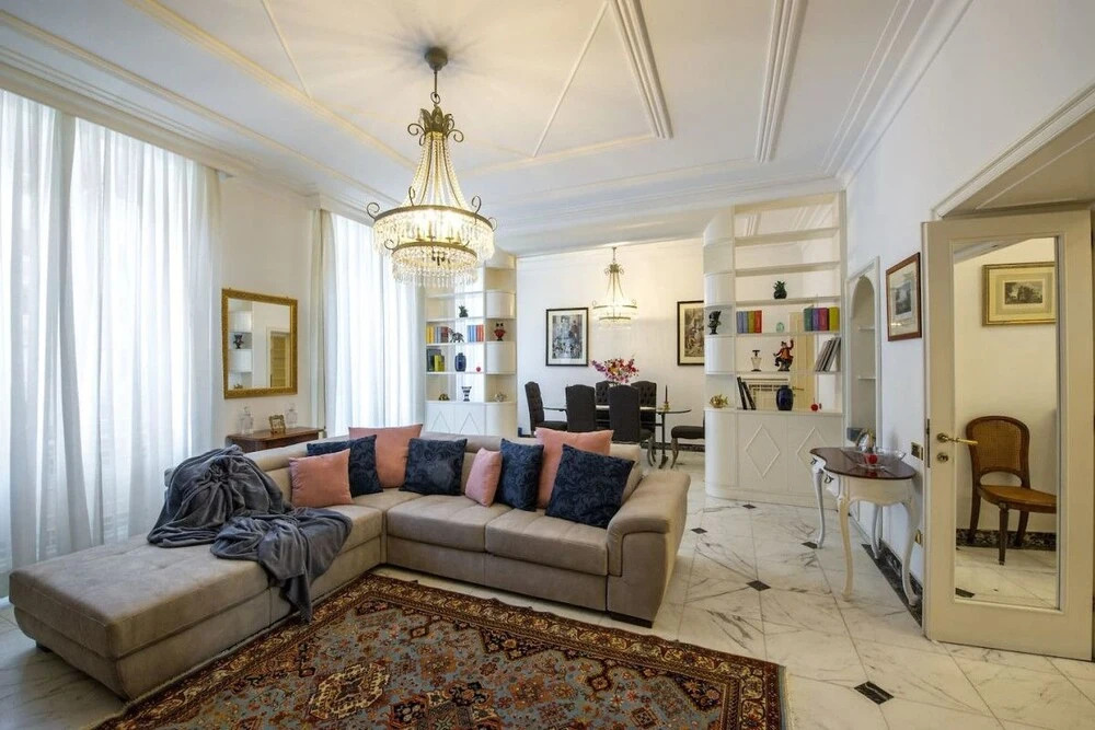 Stylish and Chic 4 Bed/3 Bath in a Great Area