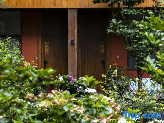 Yanxiu Mountain Residence