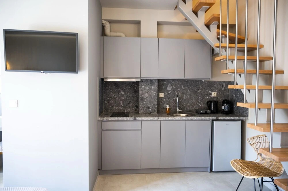 Theros Suites