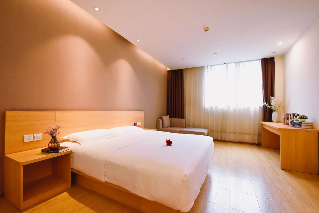 7 Days Premium Hotel (Chongqing Longtousi North Railway Station Center)