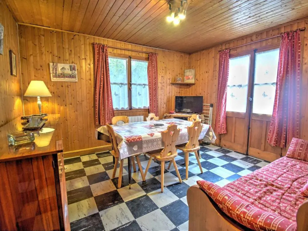 Chalet individuel unique proche du centre de Morzine avec jardin privé et WiFi, pour 5 pers. - FR-1-524-93