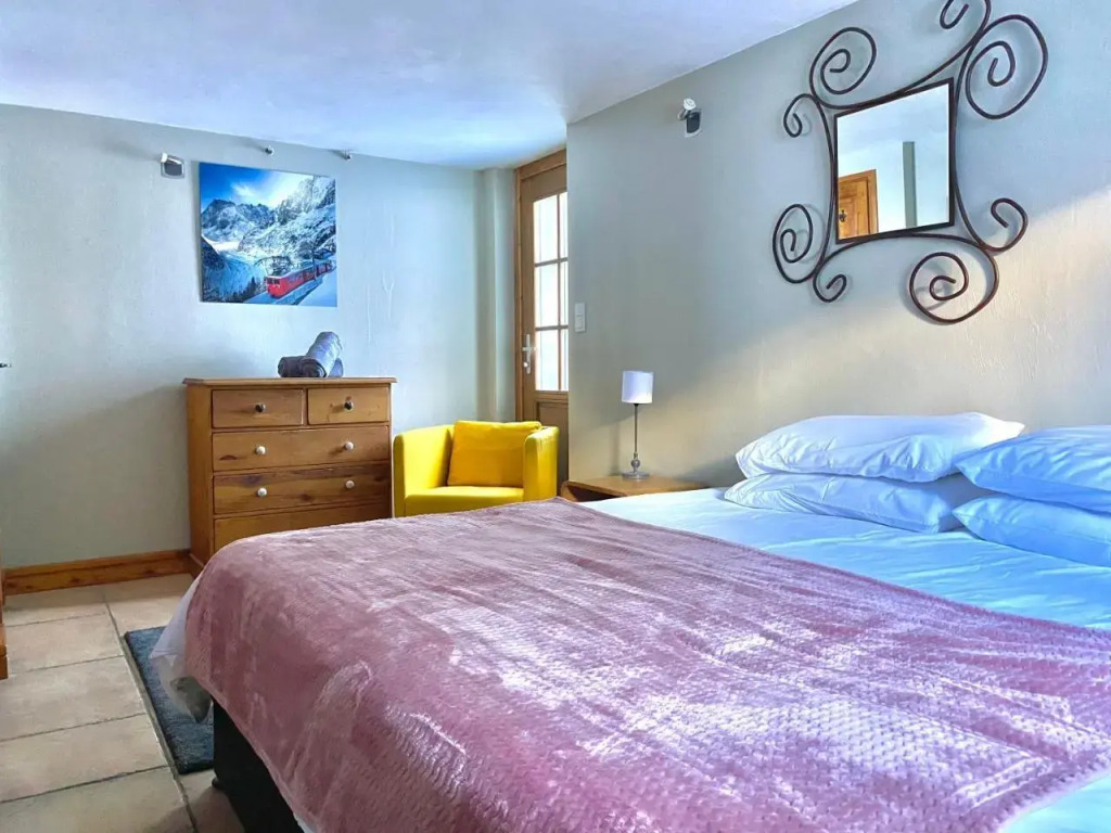 4 Bedroom, 4 Bathroom, Hot Tub, Chamonix Centre