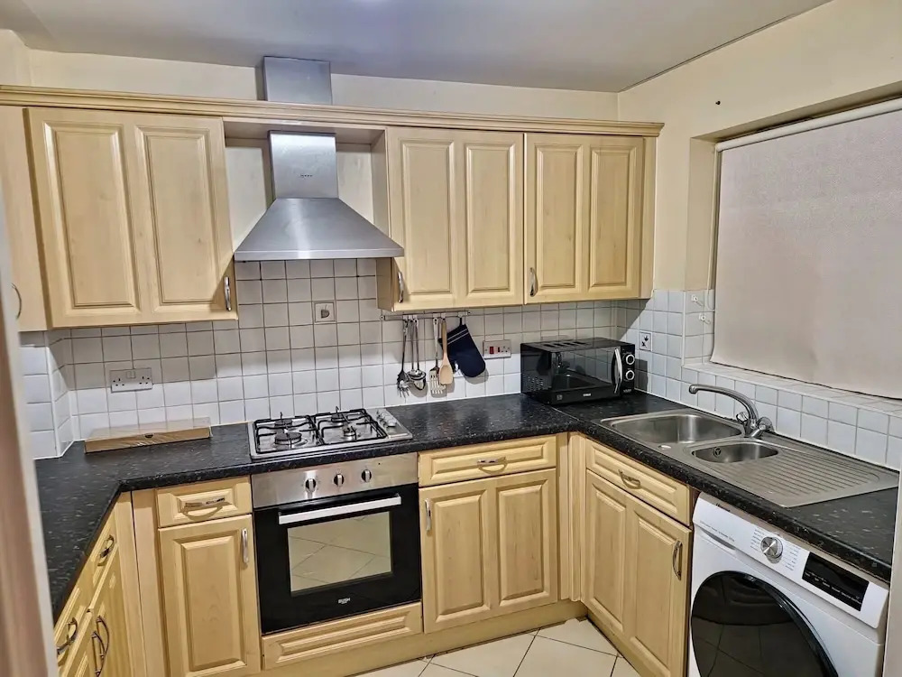 Maidstone Holiday Apartment 3 Bedrooms Free Sports Sleeps 7