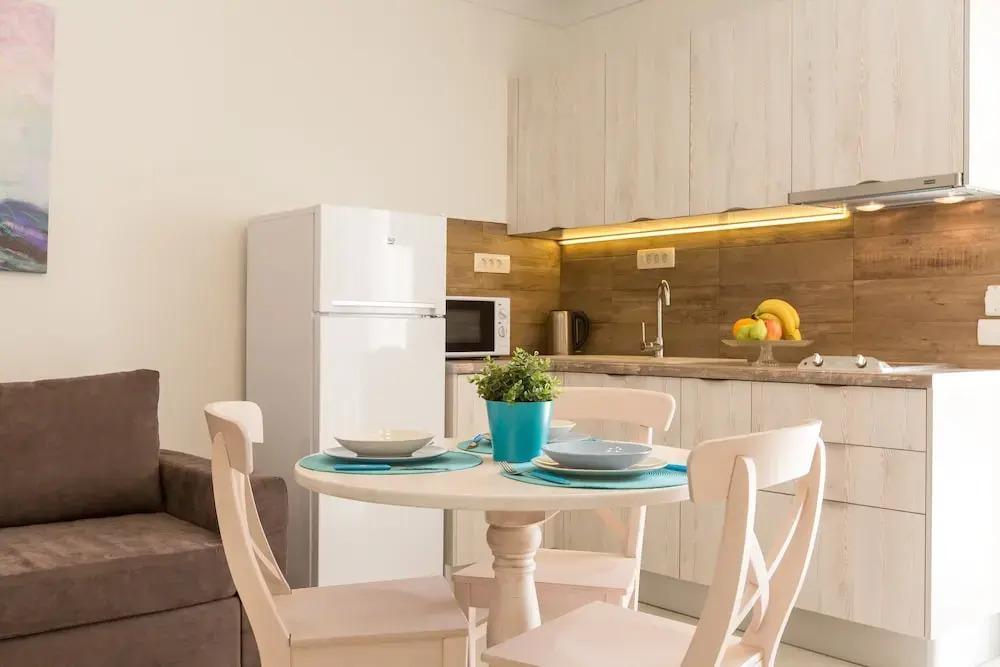 Pithos Apartments