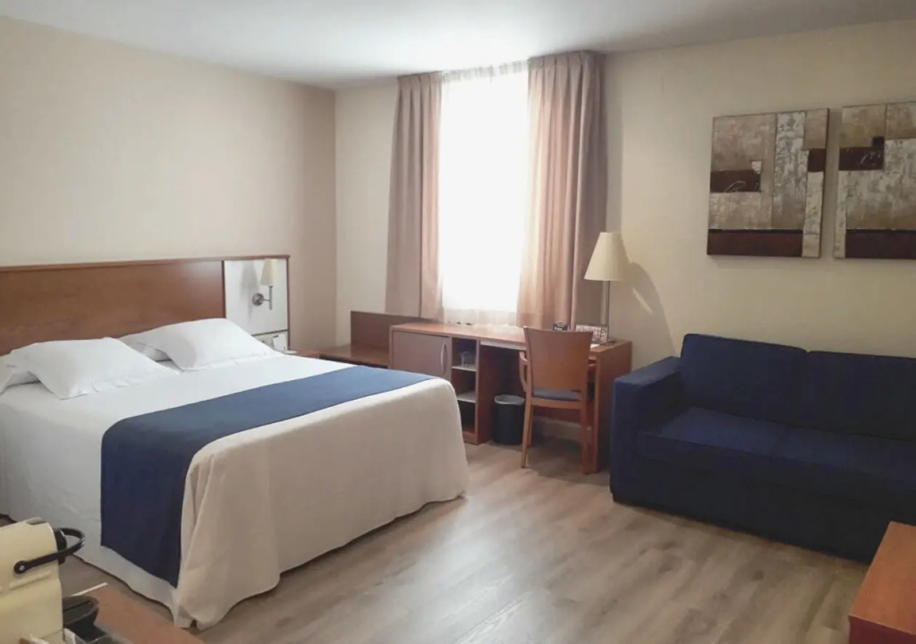 Отель RH Sorolla Centro