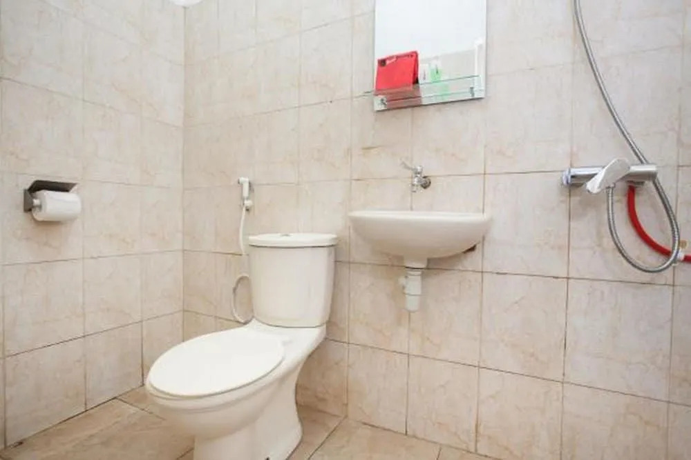 RedDoorz near Ciputra World 2 Surabaya