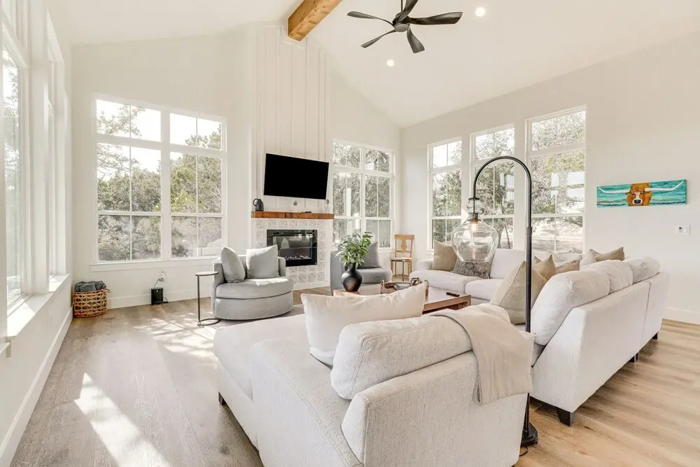 Walk to Beach: Farmhouse w Lake Travis Views