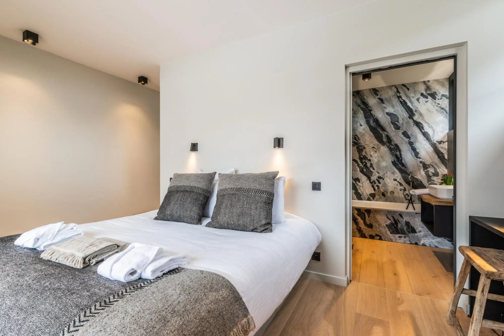 Nelcote - Design And Luxury Chalet with Hot Tub