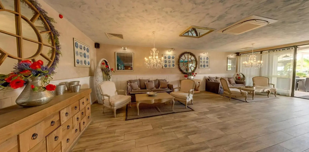 Hotel Antik