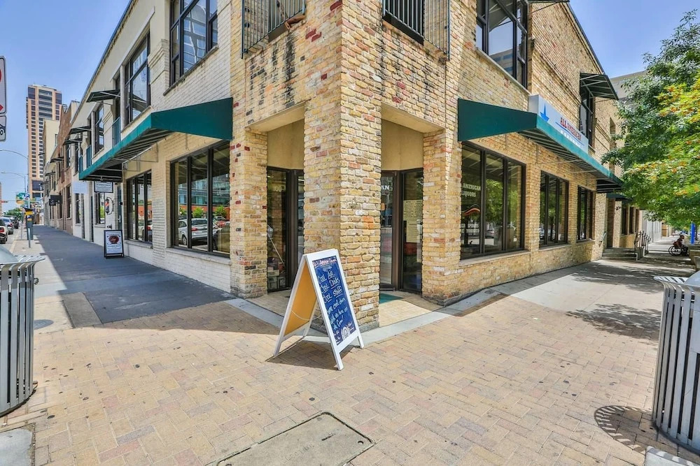 Littlefield Lofts, Hosted by Placemakr - 6th St