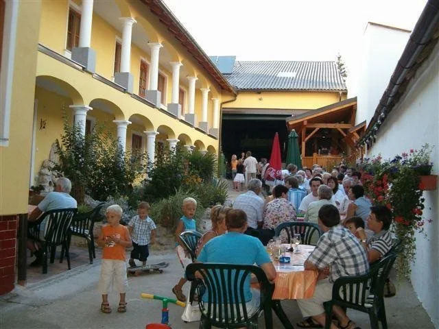 Weingut - Gästezimmer zum Schwalbennest