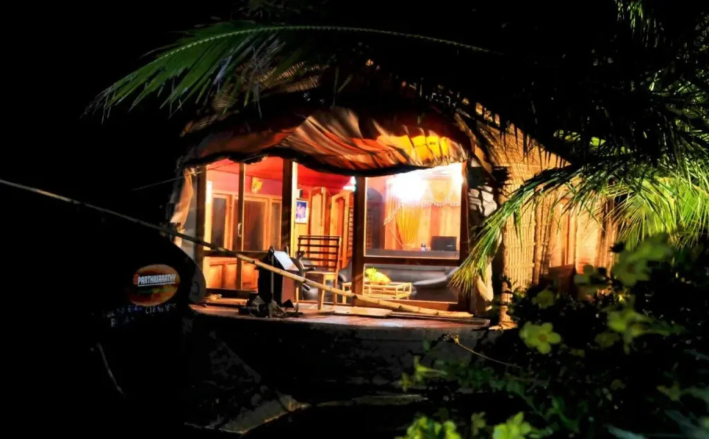 Abad Premium House Boat