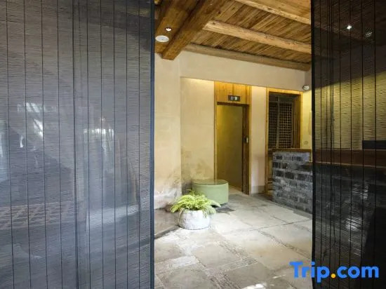 Yueshang Zen Space Homestay (Tongli Ancient Town Branch)