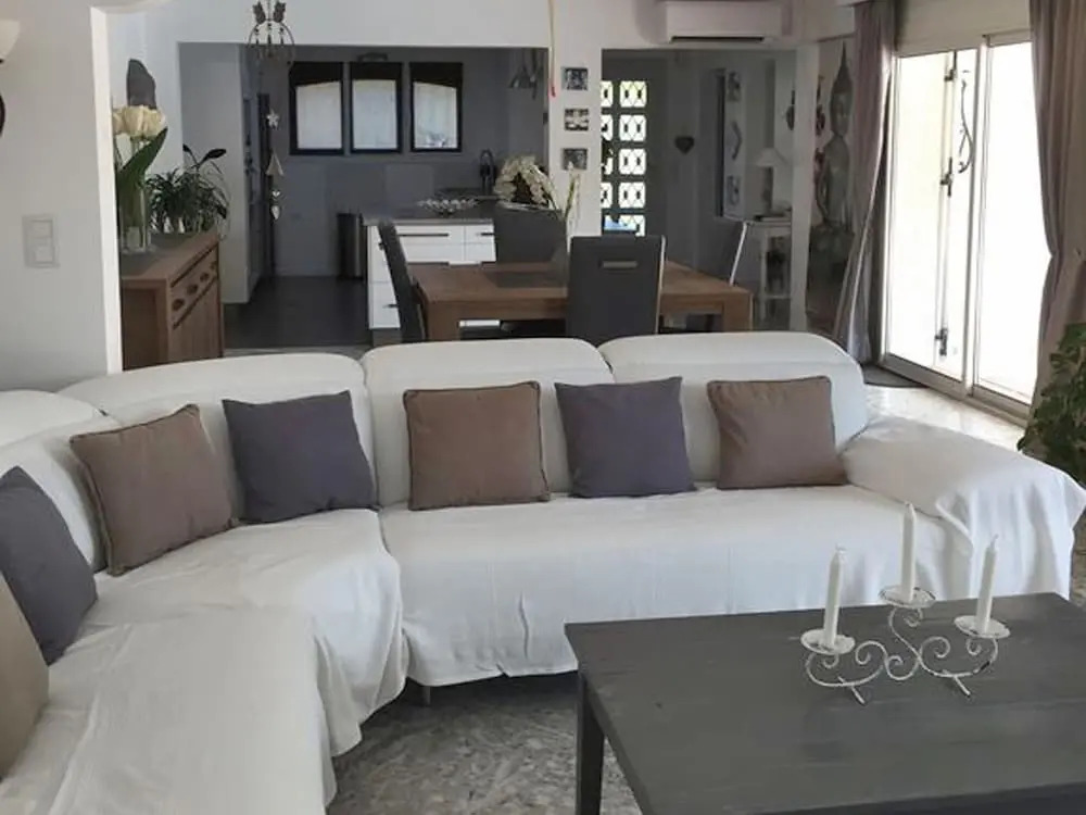 Villa in Puget-sur-Argens with Pool & Garden