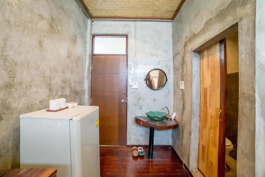 YOLO Chic House
