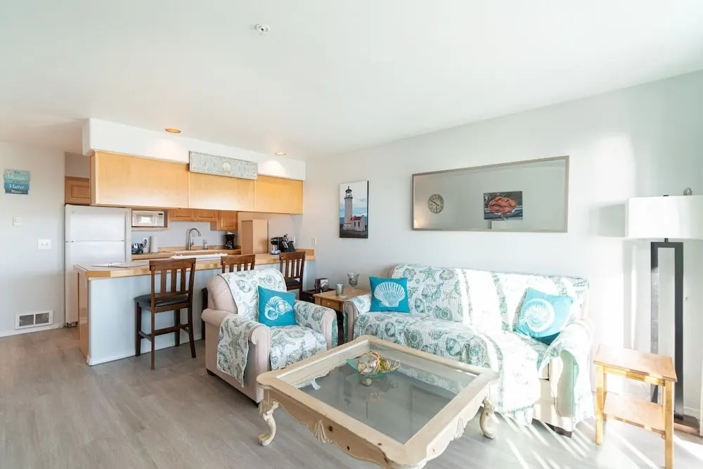 Waters Edge 208 2 Bedroom Condo