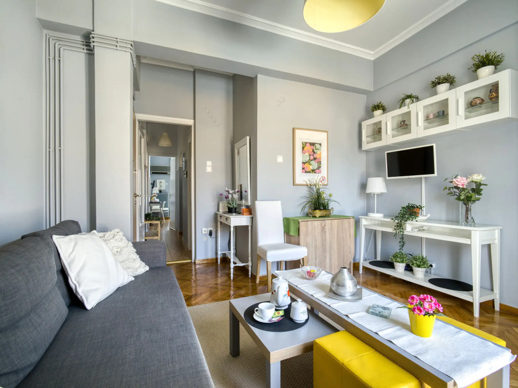 Snug apartment in Αθήνα with veranda