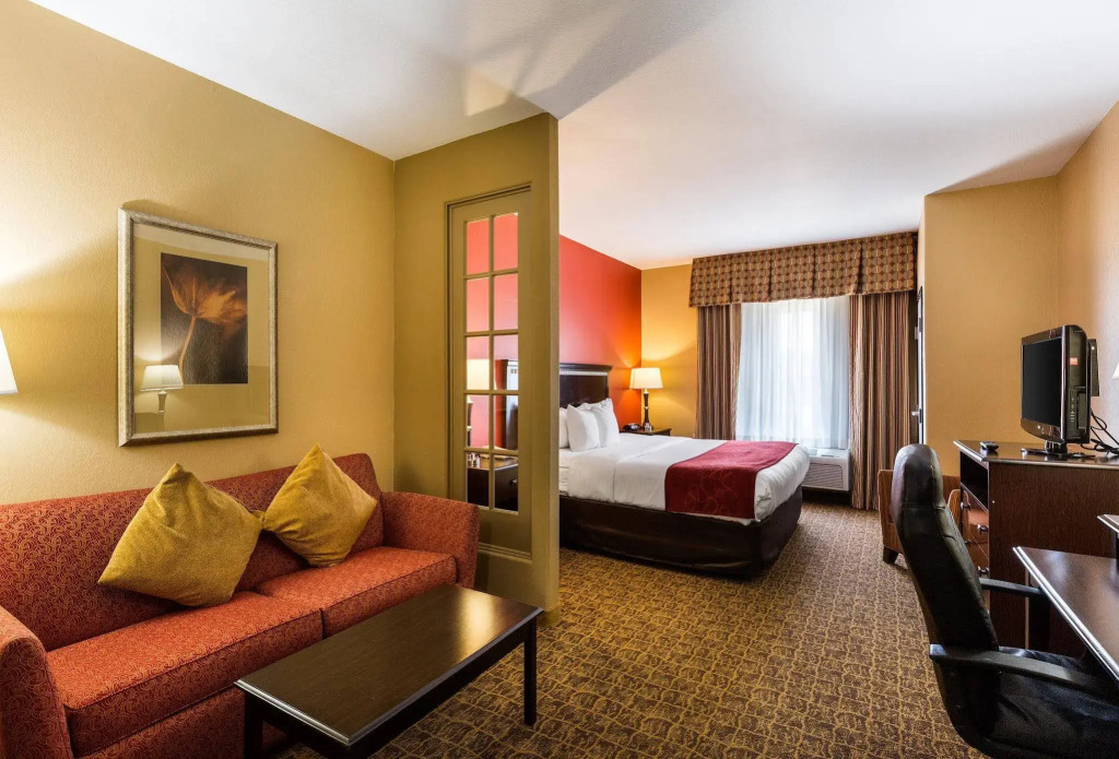 Comfort Suites Pearland