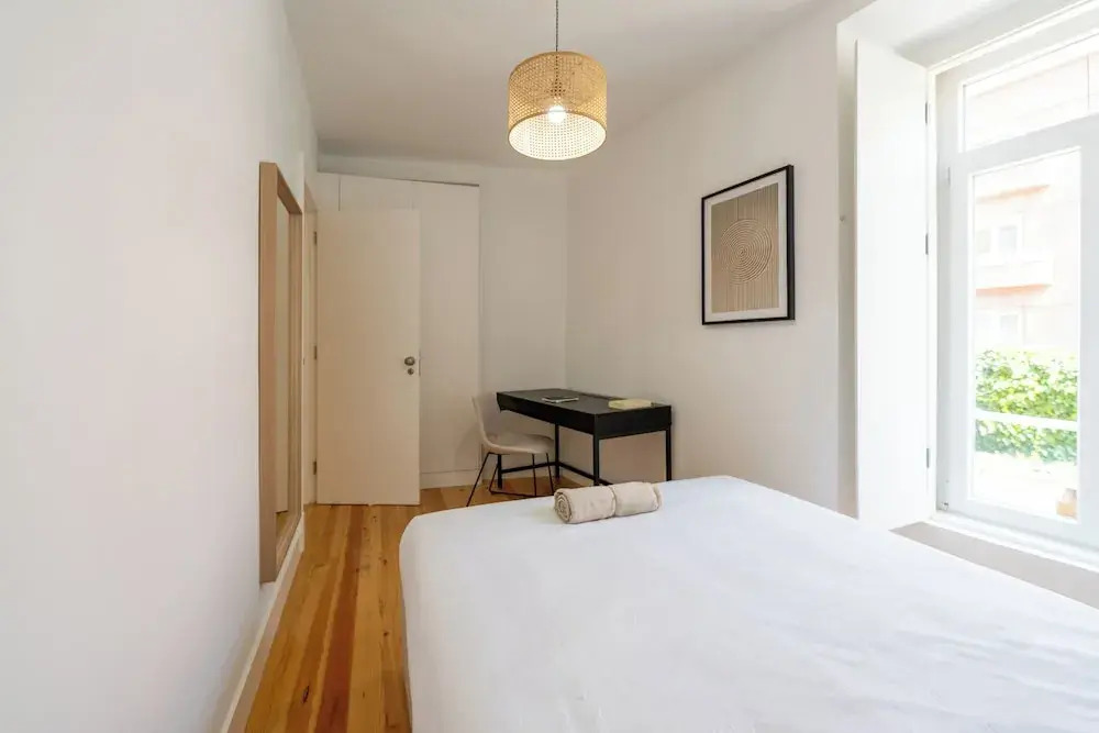 Sunny Lisbon Apartments by Soulplaces