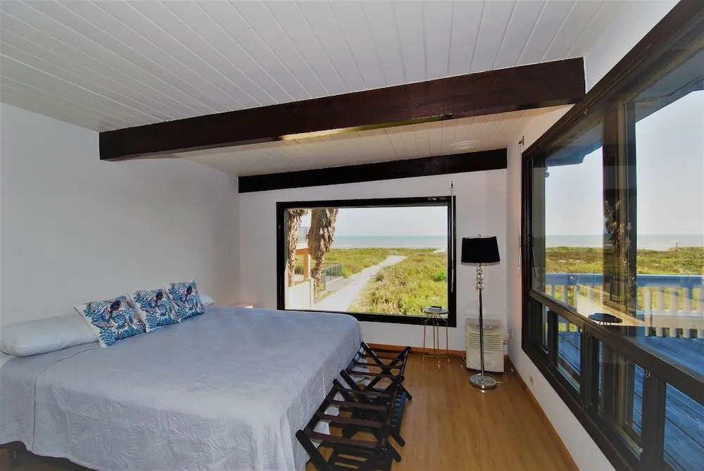 The Mermaid  - 3 Br Home