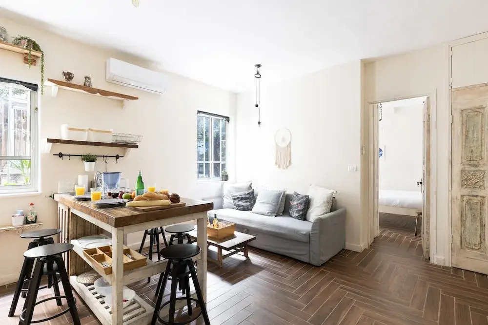 Gorgeous Bauhaus Interior Near the Beach