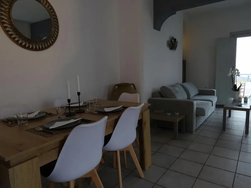 Santoriviera House