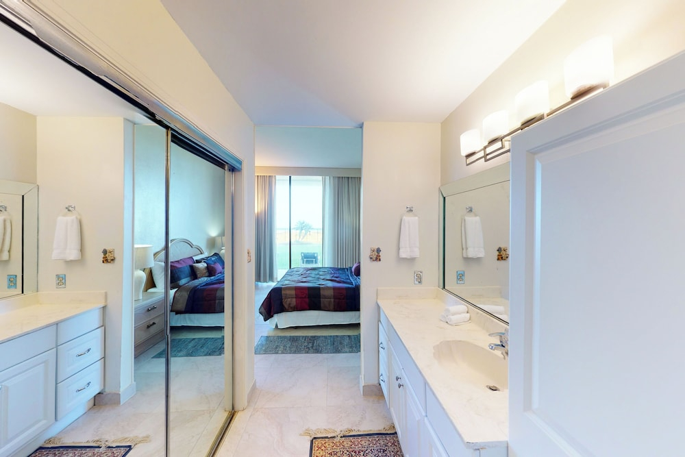 Gulf-view 3br, Patio, Yard: Suntide III - Unit 101