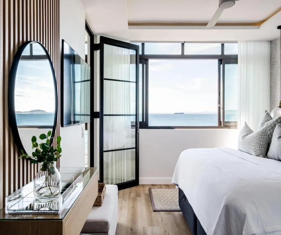 Magical Apartment w Uninterrupted Ocean Views Mouille Views