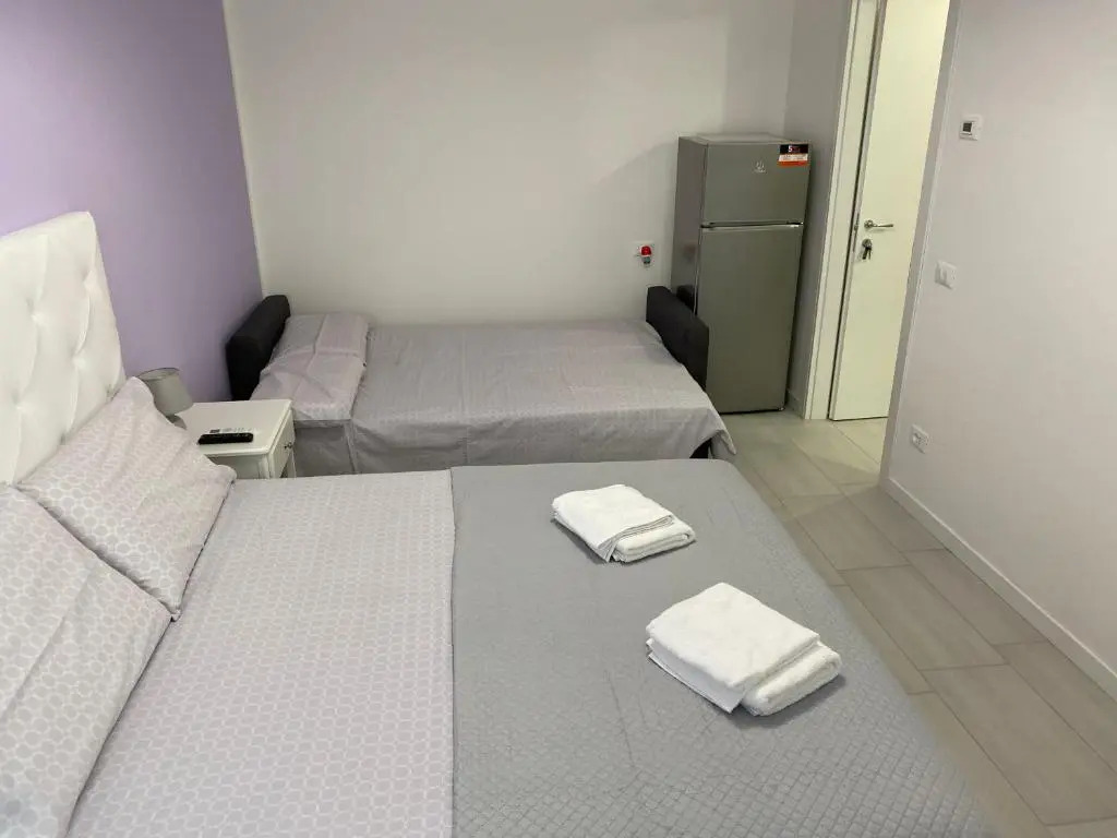 Stadio 1 Verona - appartamenti monolocali-studios con bagno privato - max 4 posti - mq 25