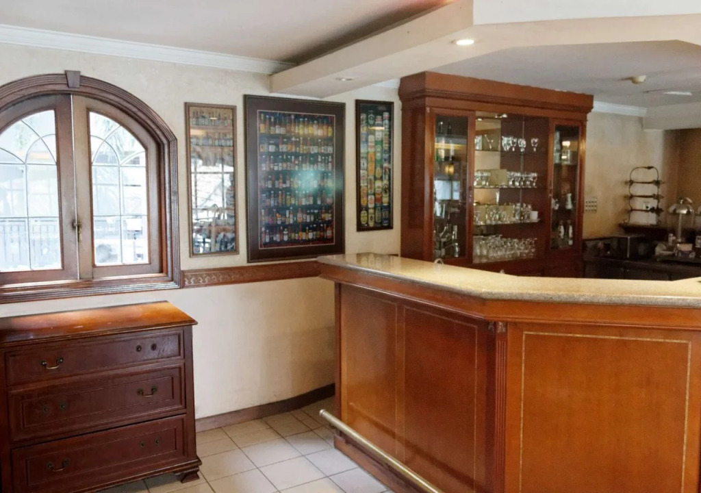Paragon Gallery Hotel