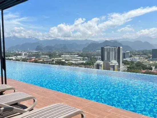 Ipoh Horizon Skypool Town Suites 4-11pax by IWH Suites