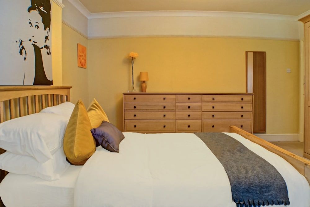 OYO Wayside Hotel
