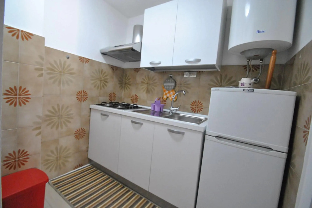 C.I.R. N. 049017LTN0011 - In vacation residence -30 mt from the sea, apartment on 2 levels, for 5 pe-FREZZINI La Perla