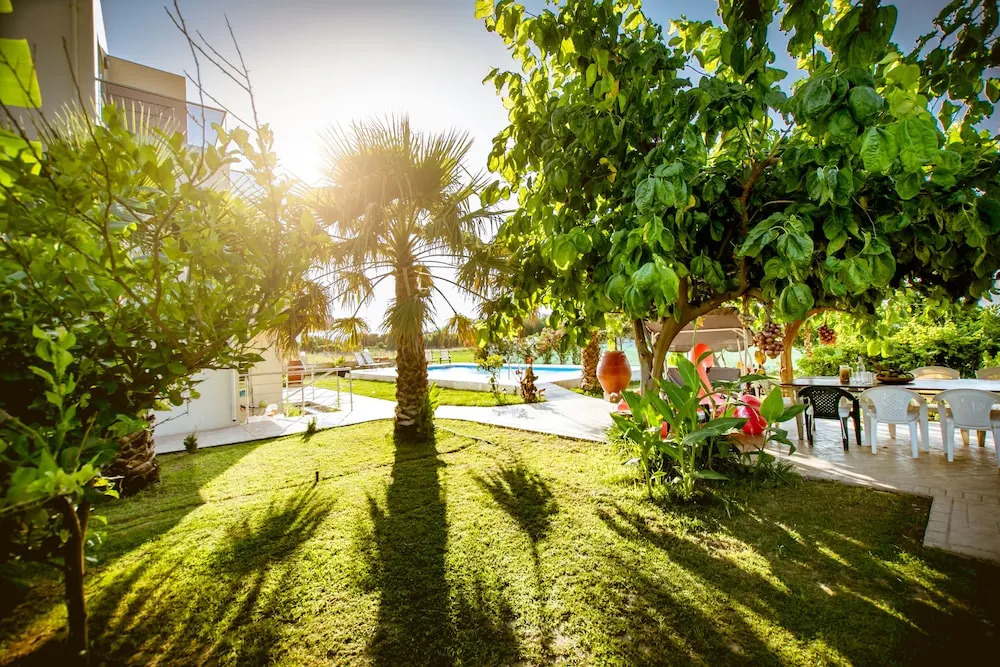 Martimi Private 3 Apartments with Pool, Heated Jacuzzi and Sauna, 2 Apartments with Sea View, 200m from Beach, BBQ, Playground, Mini Football Pitch