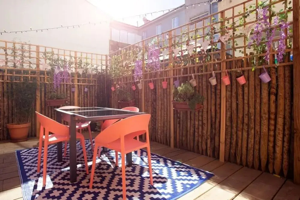 Alegr0 · 60s Chic Central Apartment w/ Garden