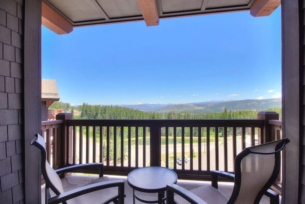 One Ski Hill Place S8414