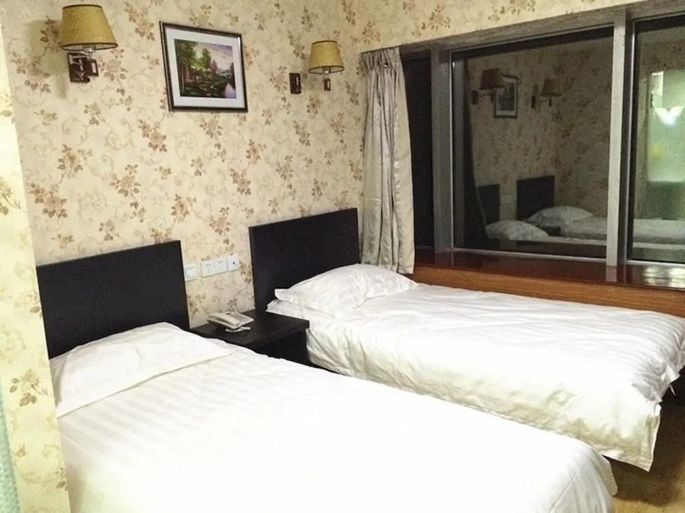 Qingdao Baifusheng Business Hotel