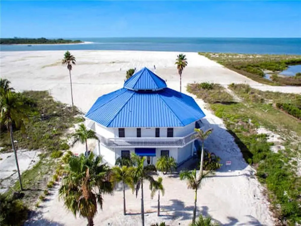 Beach Sanctuary, Beach Front, Views, 4 Bedrooms, Hot Tub, Sleeps 10