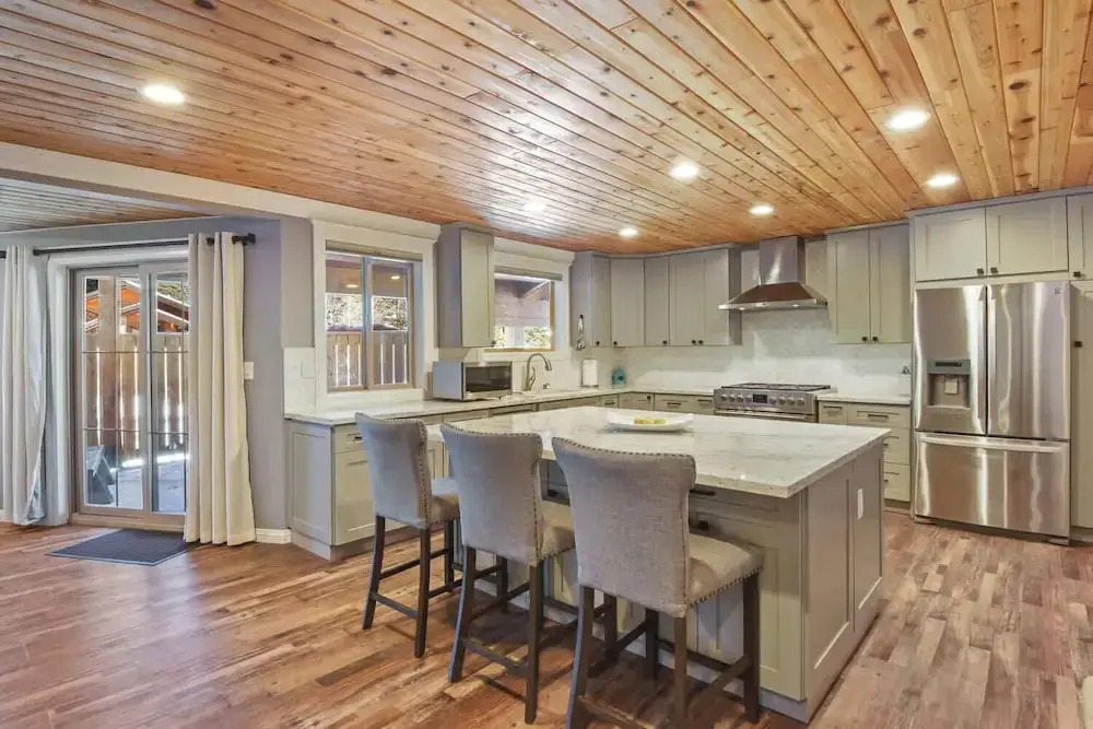 Alpine Chalet Nature Lovers Rejoice! Chic 4 BDR