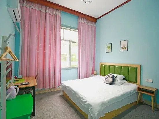 Wenjiang Spring Blossoms Homestay