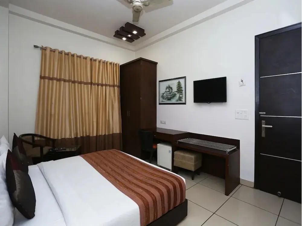 Finestays Homestay